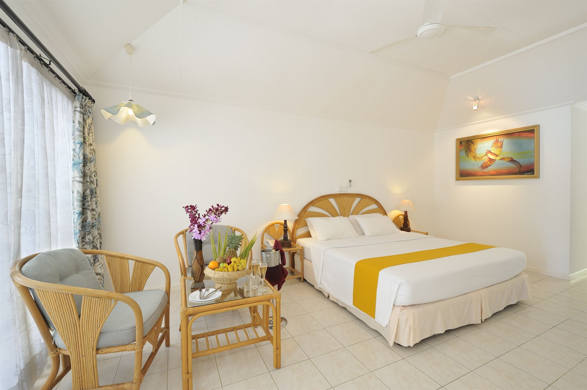 Holiday Island Resort & Spa Maamigili Island Exterior photo