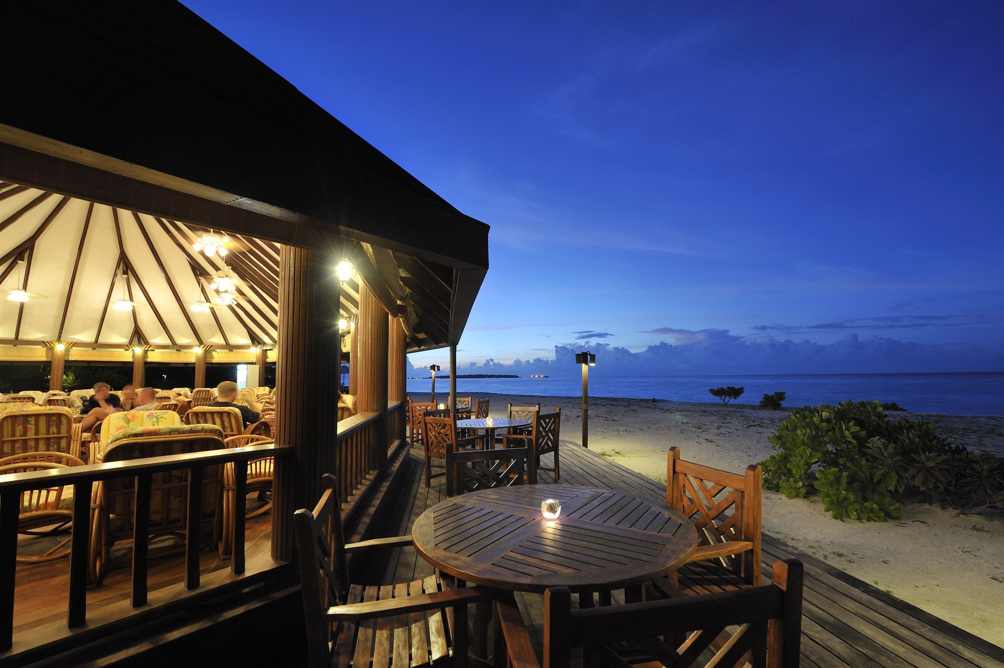 Holiday Island Resort & Spa Maamigili Island Exterior photo