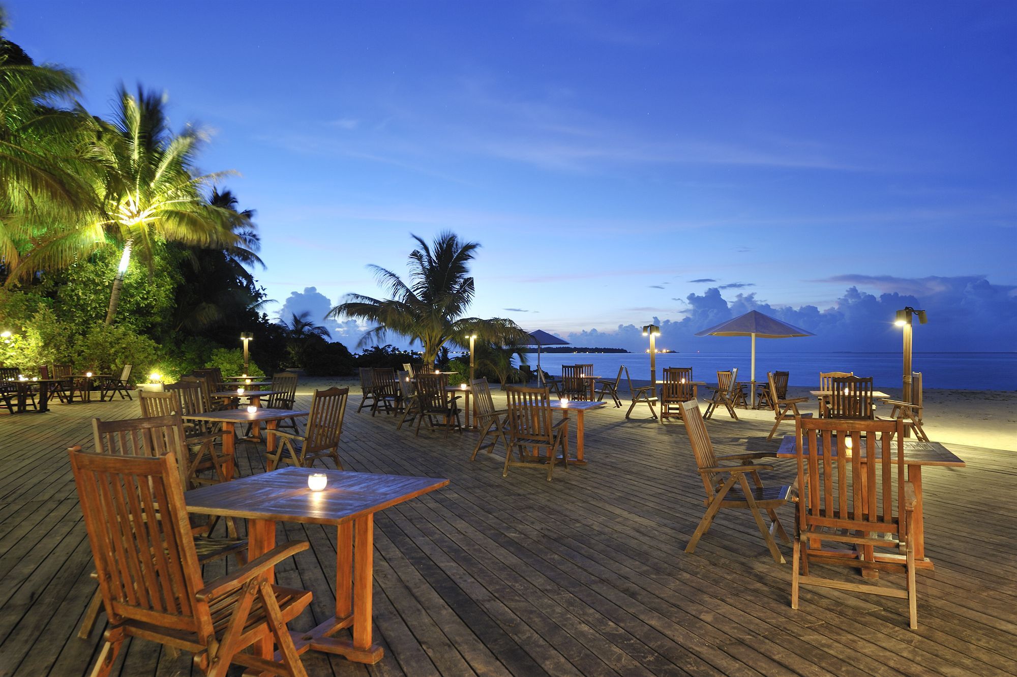 Holiday Island Resort & Spa Maamigili Island Exterior photo