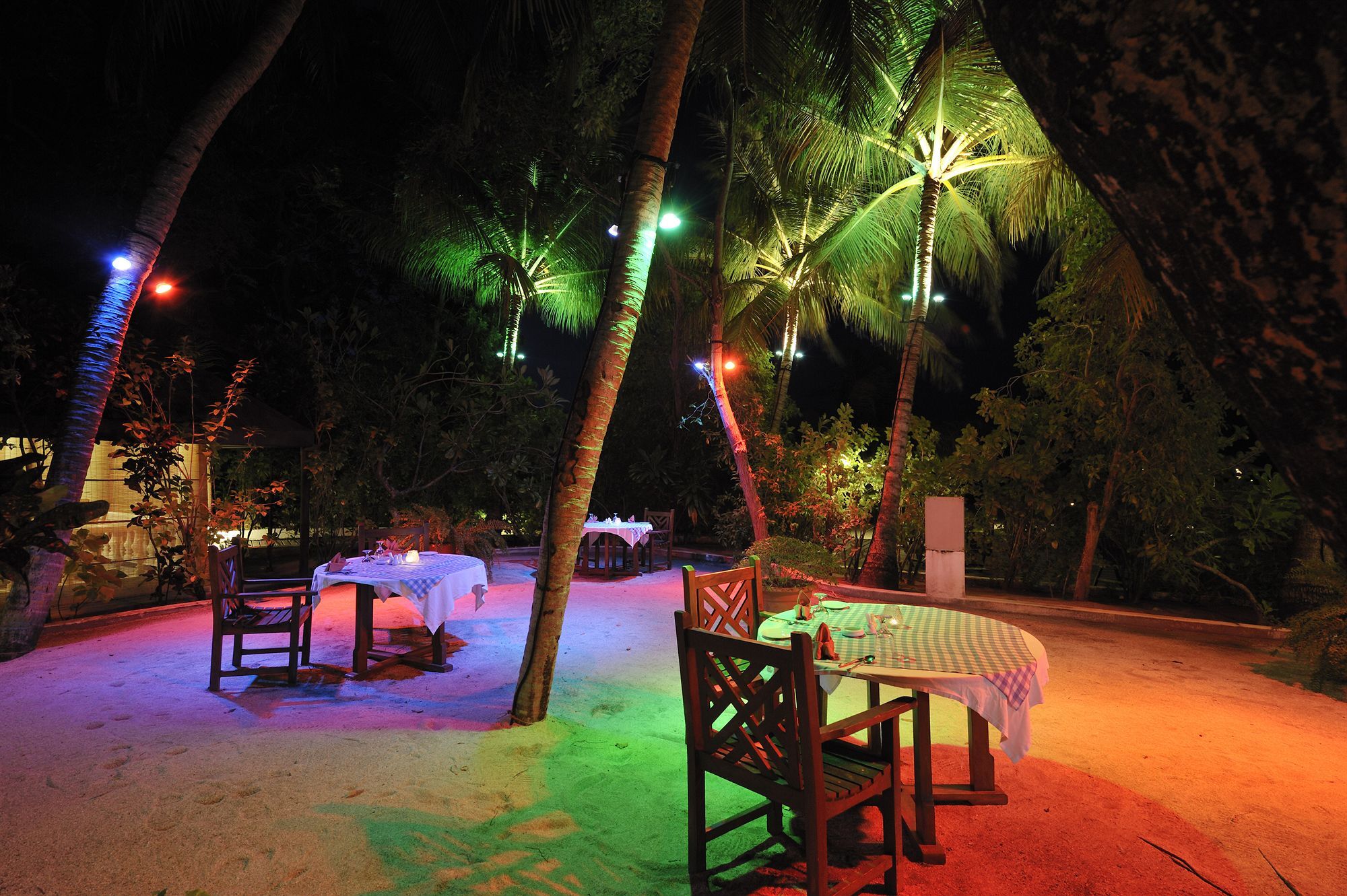 Holiday Island Resort & Spa Maamigili Island Exterior photo